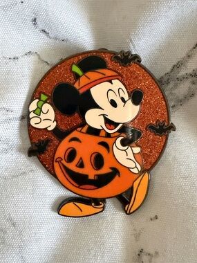 Disney | NWOT Mickey Mouse Halloween Pin